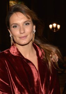 Ana Girardot som Mercedes