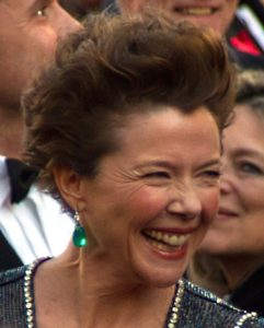 Annette Bening som Euphemia Bouc