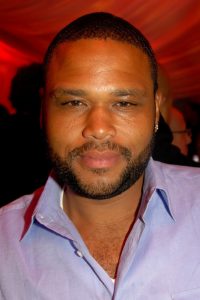 Anthony Anderson som Kevin Bernard
