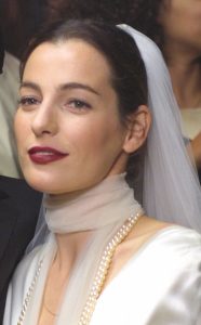 Ayelet Zurer som Vittoria Vetra