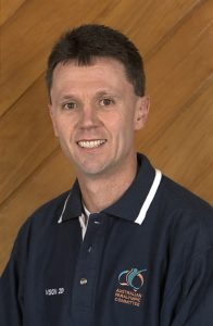 Bill Hunter som Barry Fife
