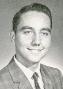 Bob Gunton som Warden Norton