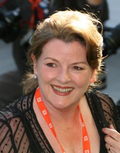 Brenda Blethyn är Mrs. Bennet i Stolthet och fördom