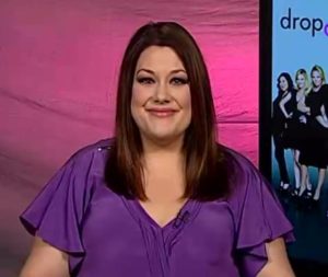 Brooke Elliott som Dana Sue Sullivan