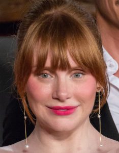 Bryce Dallas Howard som Claire