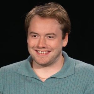 Cooper Hoffman som Gary Valentine
