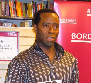 Courtney B. Vance som Marshall Tryon