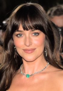 Dakota Johnson är Anastasia Steele i Fifty Shades of Grey
