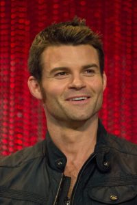 Daniel Gillies som Elijah Mikaelson