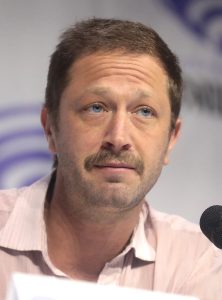 Ebon Moss-Bachrach som Richard ”Richie” Jerimovich