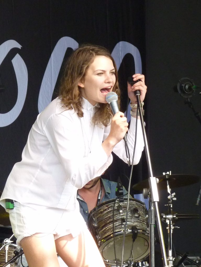 Eliot Sumner, som spelar Kat i Vargasommar