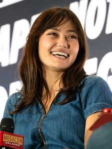 Ella Purnell är Lucy MacLean i Fallout