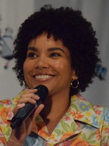 Emmy Raver-Lampman som Agent Verona Parker