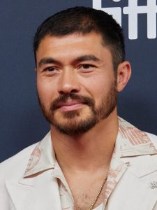 Henry Golding som Sean Townsend