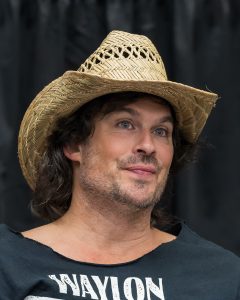 Ian Somerhalder som Damon Salvatore