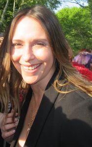 Jennifer Love Hewitt som Maddie Buckley