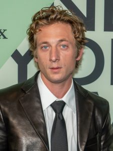 Jeremy Allen White som Carmen ”Carmy” Berzatto