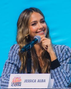 Jessica Alba är Honey Daniels