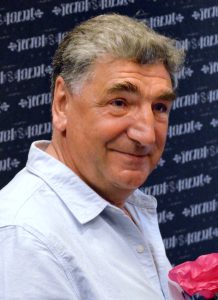 Jim Carter som Charles Carson