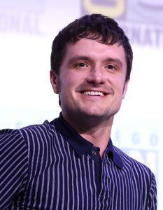 Josh Hutcherson som Derek Danforth
