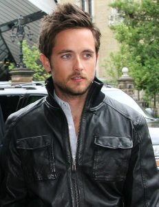 Justin Chatwin som Steve Wilton/Jimmy Lishman