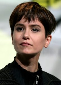 Katherine Waterston som Porpentina ”Tina” Goldstein