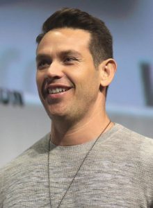 Kevin Alejandro som Dan Espinoza
