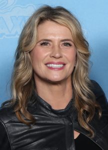 Kristy Swanson är Buffy Summers i Buffy vampyrdödaren