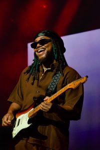 Leon Thomas III som Andre Harris