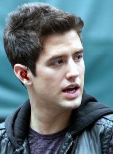 Logan Henderson som Logan Mitchell