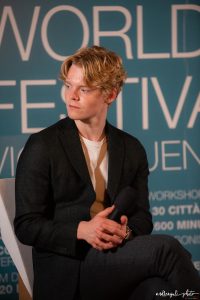 Lucas Lynggaard Tønnesen som Rasmus Anderson