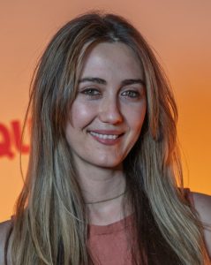 Madeline Zima som Maggie