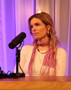 Marie Bach Hansen är Helene Falck i Vit sand