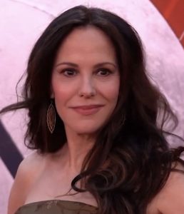 Mary-Louise Parker som Sarah Ross