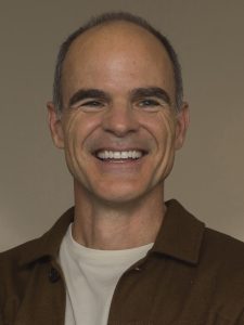 Michael Kelly som Doug Stamper
