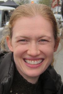 Mireille Enos som Tina