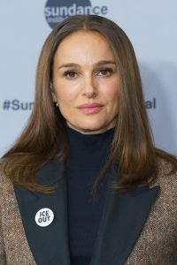 Natalie Portman som Jane Foster / The Mighty Thor