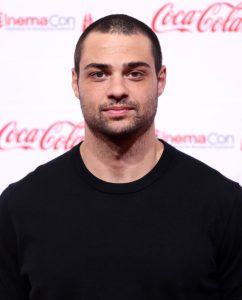 Noah Centineo som Atom Smasher / Al Rothstein