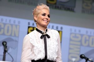 Noomi Rapace är Alice Racine i Unlocked