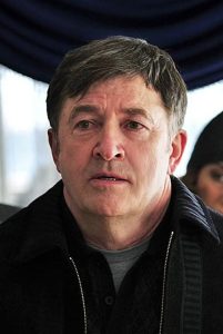 Olek Krupa är Peter Beaupre i Ensam hemma igen