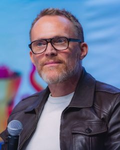 Paul Bettany som Inspector John Acheson