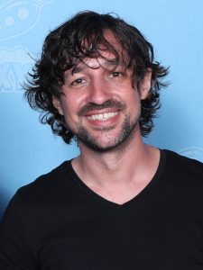 Thomas Ian Nicholas som Kevin Meyers