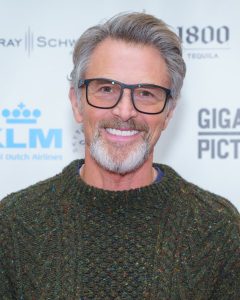 Tim Daly som Henry McCord
