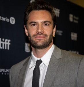 Tom Bateman som Bouc