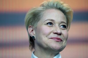 Trine Dyrholm som Brigitta Sirny