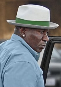 Ving Rhames som Luther Stickell