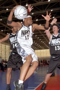 Wood Harris som Julius Campbell